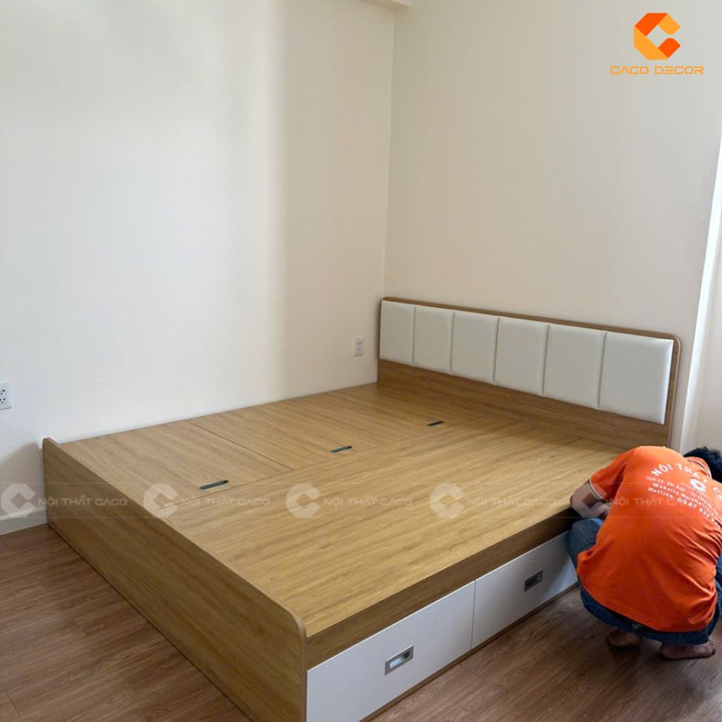 Giường ngủ phối với tông màu sáng tiện lợi