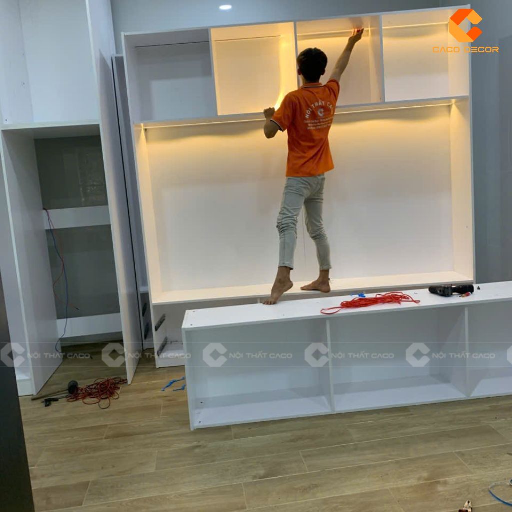 Hình ảnh thực tế bàn giao tủ bếp kết hợp kệ tivi sang trọng