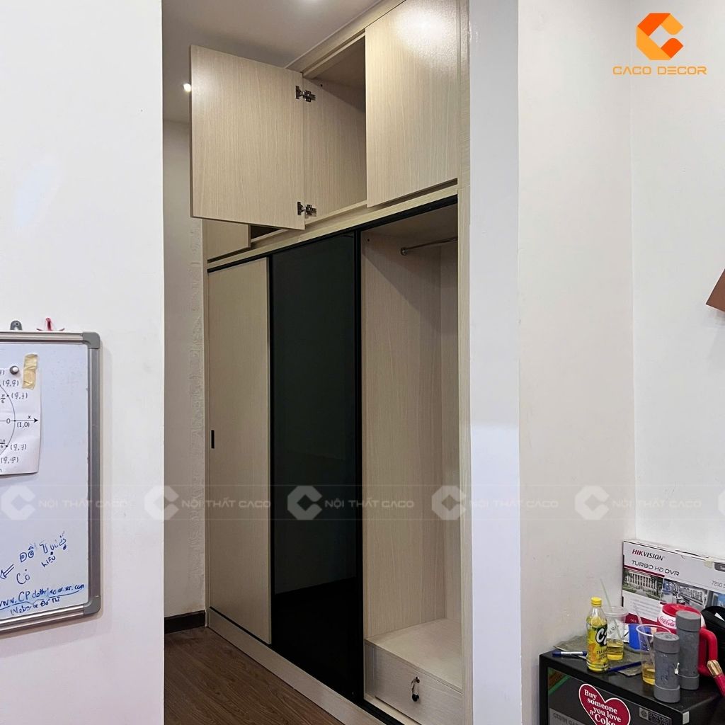 Tủ áo âm tường cao cấp khung nhôm đen