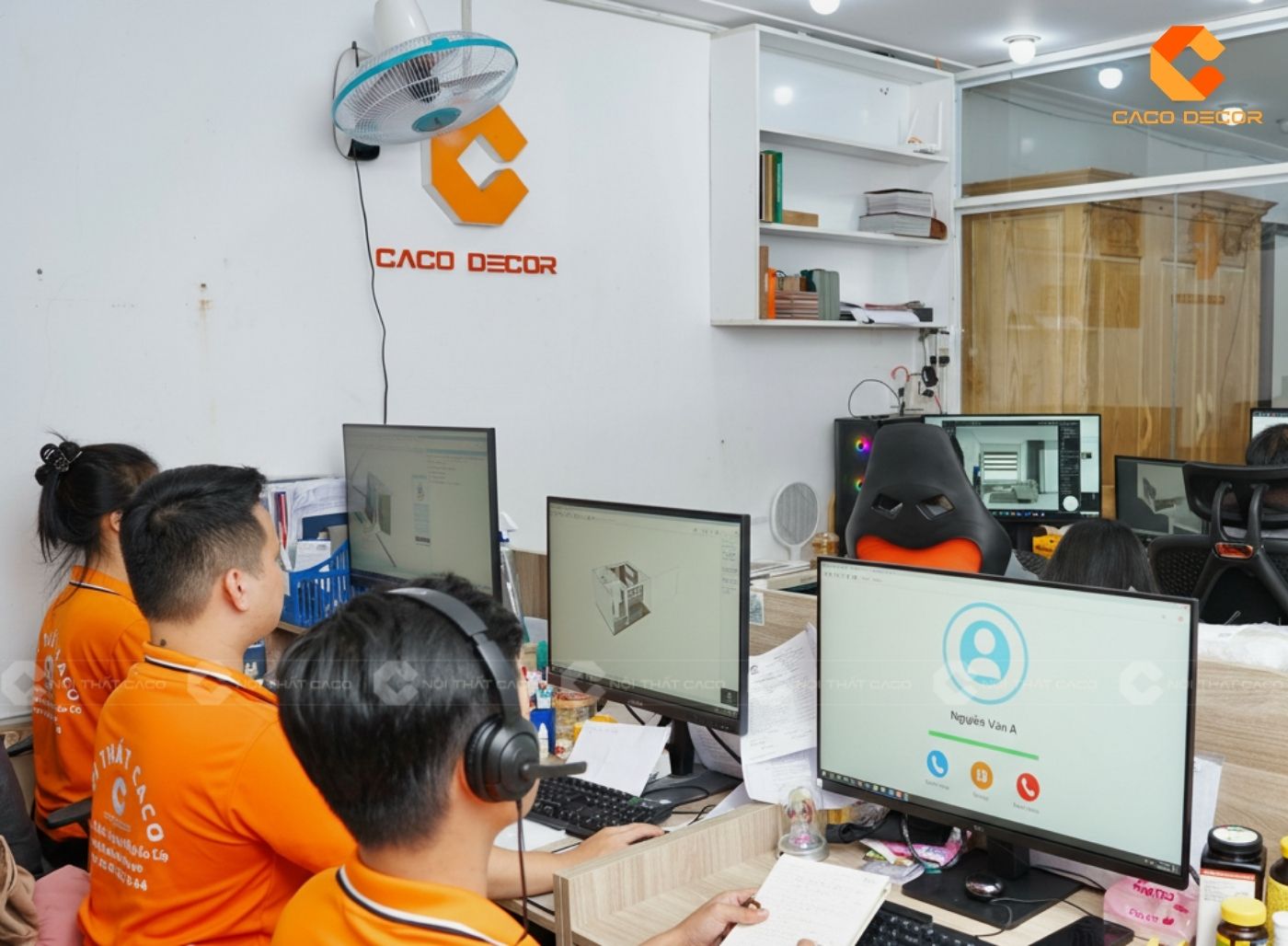 Đội ngũ CaCo tiếp nhận cuộc gọi từ khách hàng