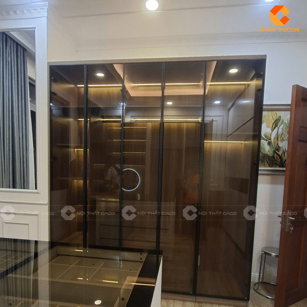 Hình ảnh thực tế mẫu tủ cánh kính cho khách hàng 