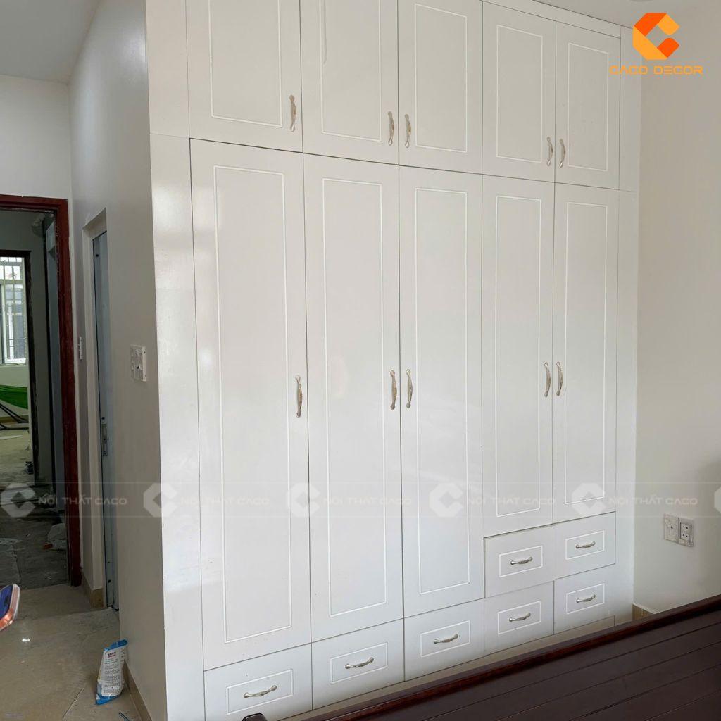 Hình ảnh thực tế tủ quần áo âm tường khi bàn giao