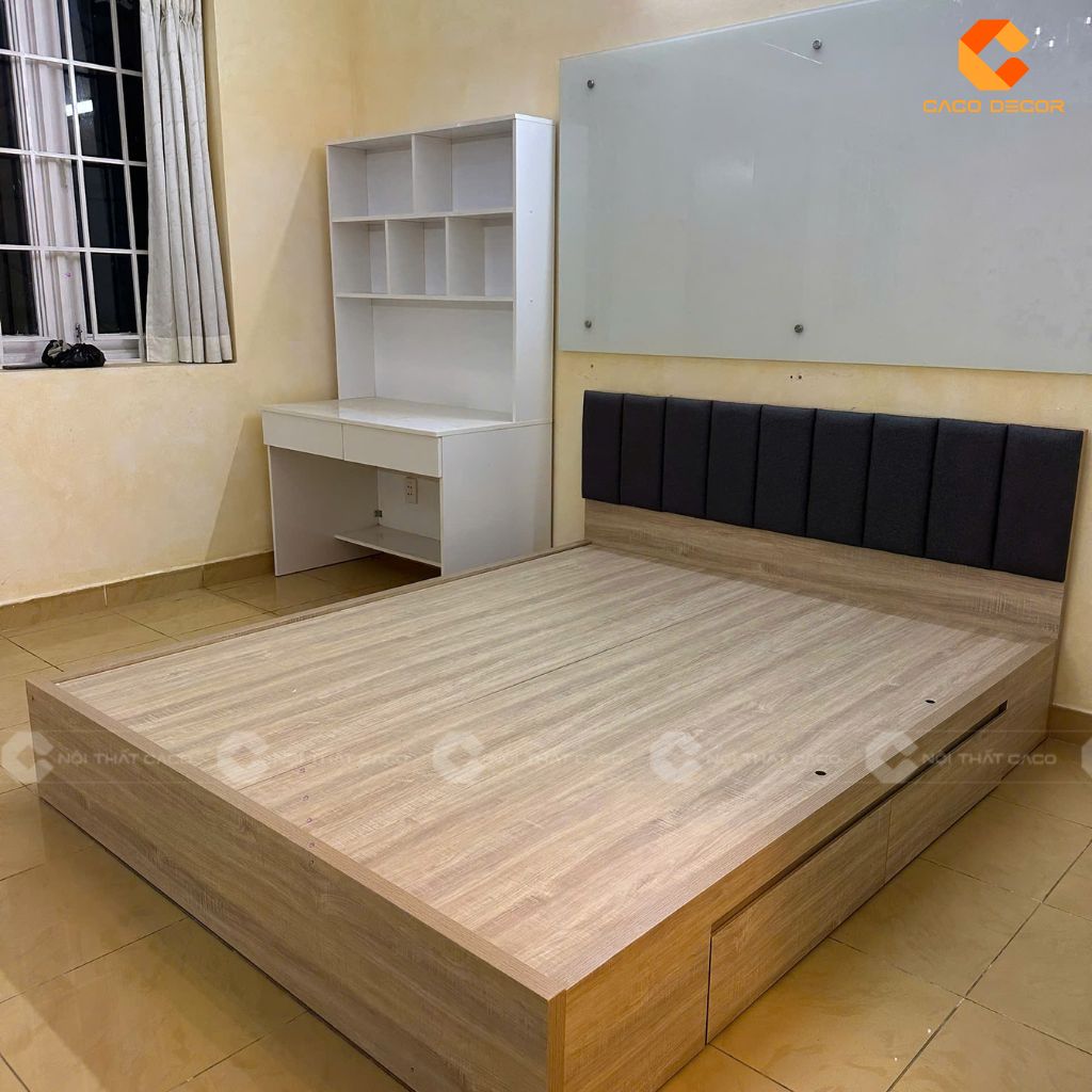 Bàn học màu trắng cao cấp thực tế bàn giao cho khách