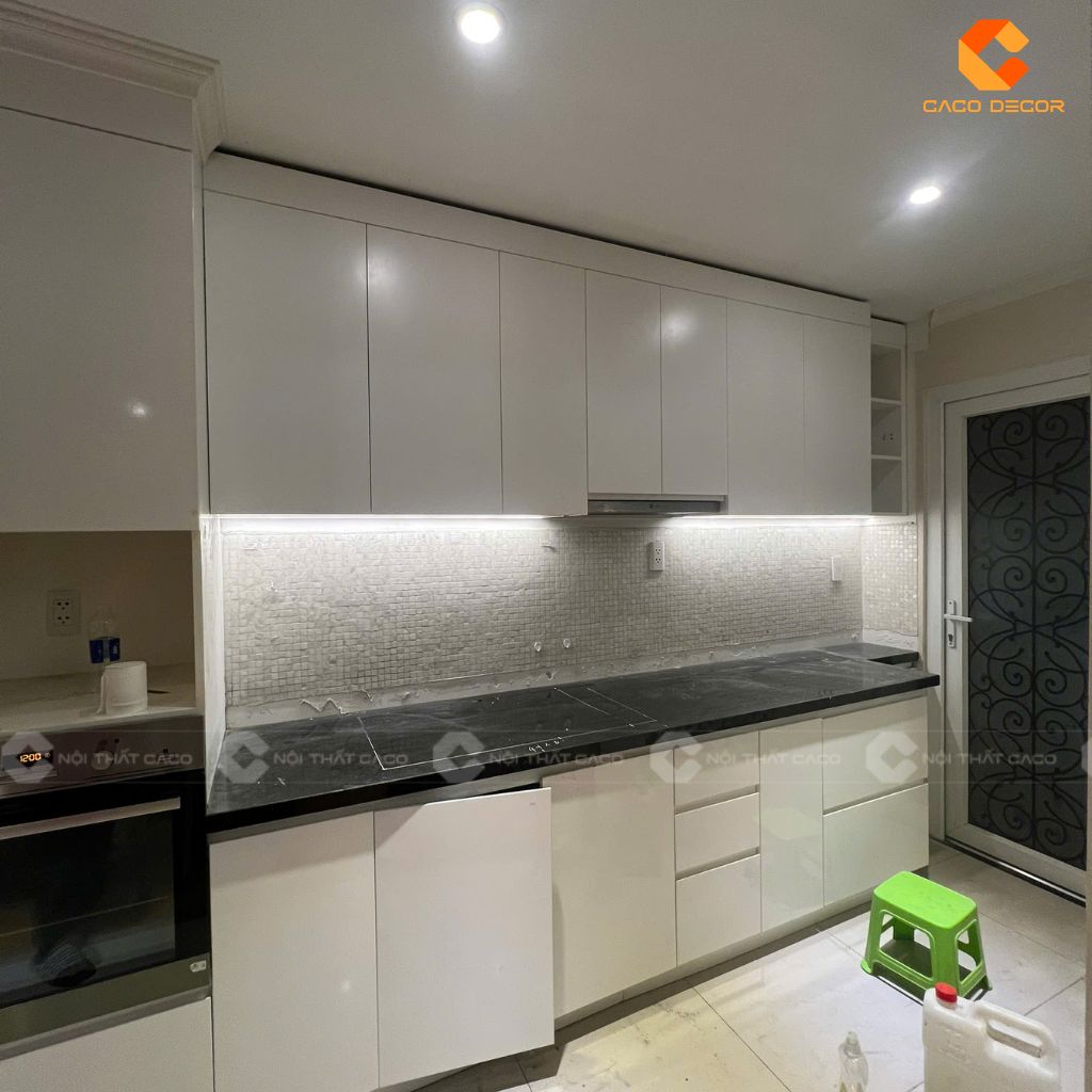 Hình ảnh thực tế bàn giao tủ bếp cho chị Tina